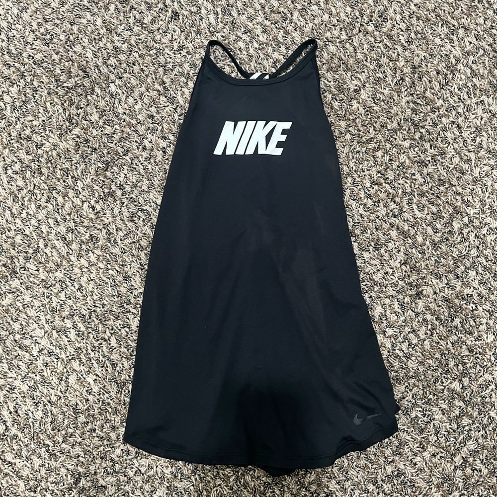 Nike tank top black and white size small womens workout tank shirt